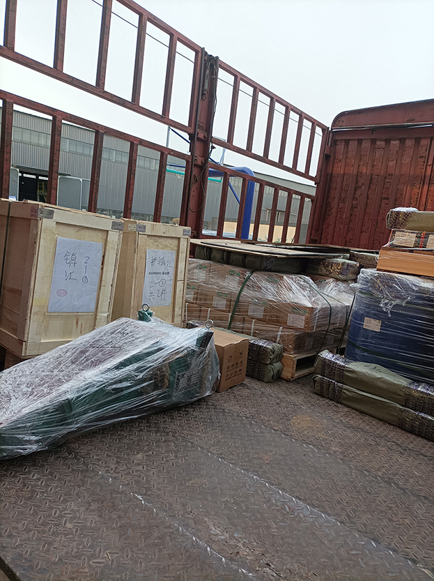 電磁給料機、2臺檢驗篩、網架等發貨