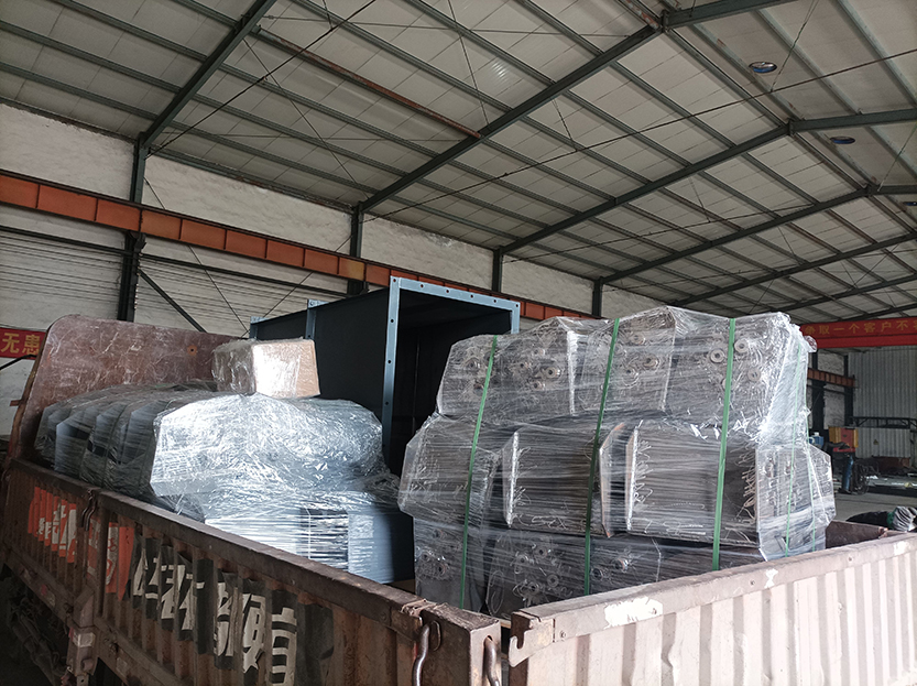 料斗NE100、鏈條、箱體發(fā)貨