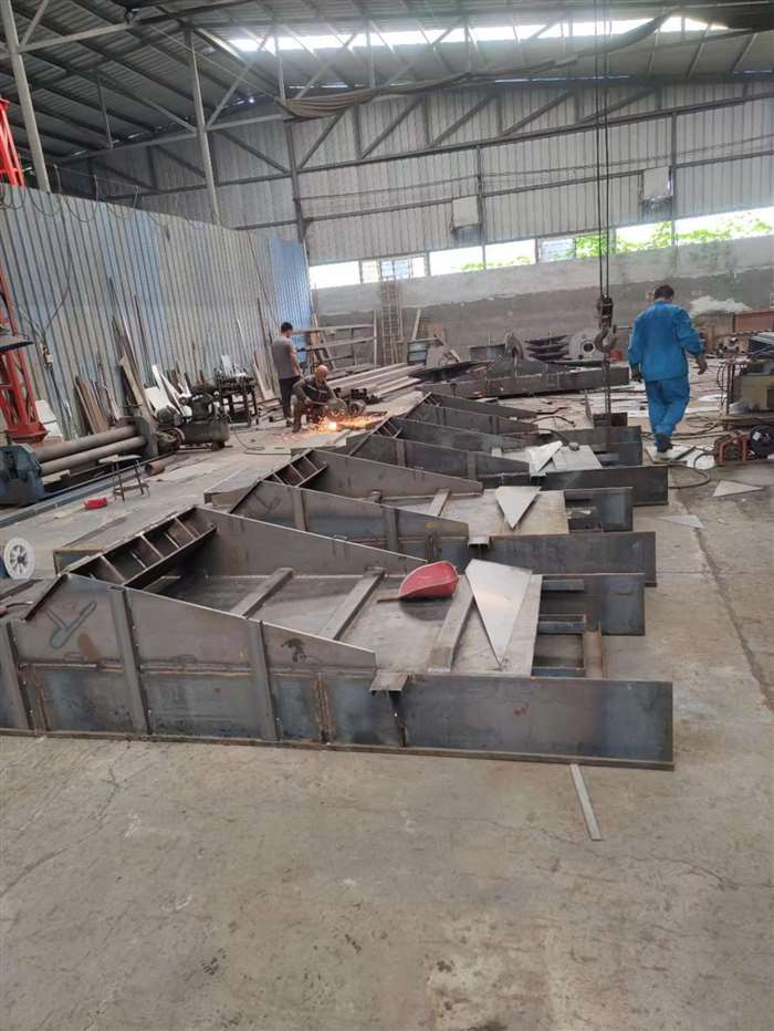 生產(chǎn)車間一直在加班加點生產(chǎn)制作各種設(shè)備，歡迎咨詢下單！