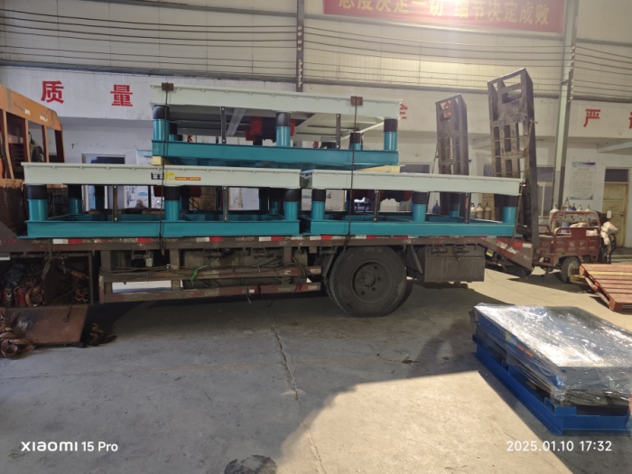 客戶定制振動平臺發貨