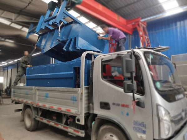 山西某公司訂購(gòu)的康振機(jī)械振動(dòng)篩和輸送設(shè)備已發(fā)貨