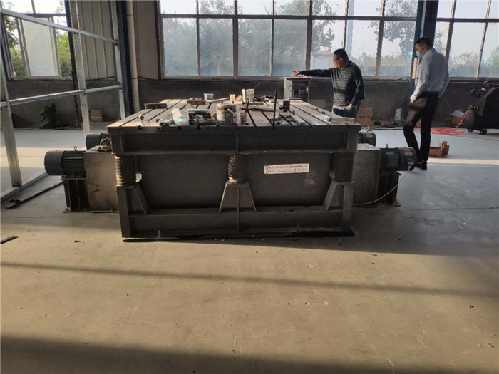 南通高頻振動(dòng)平臺(tái)客戶使用設(shè)備現(xiàn)場(chǎng)