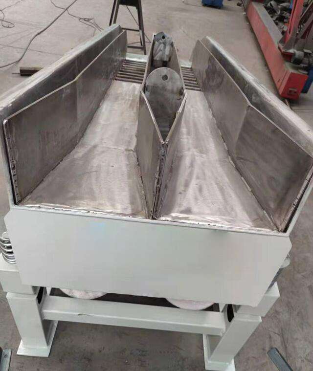 杭州某新能源公司訂購(gòu)的康振機(jī)械振動(dòng)篩